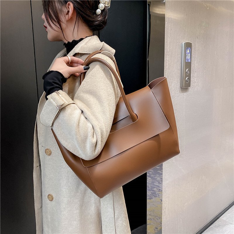 Fashion Women Shoulder Bag – Large Capacity Retro Tote Handbag