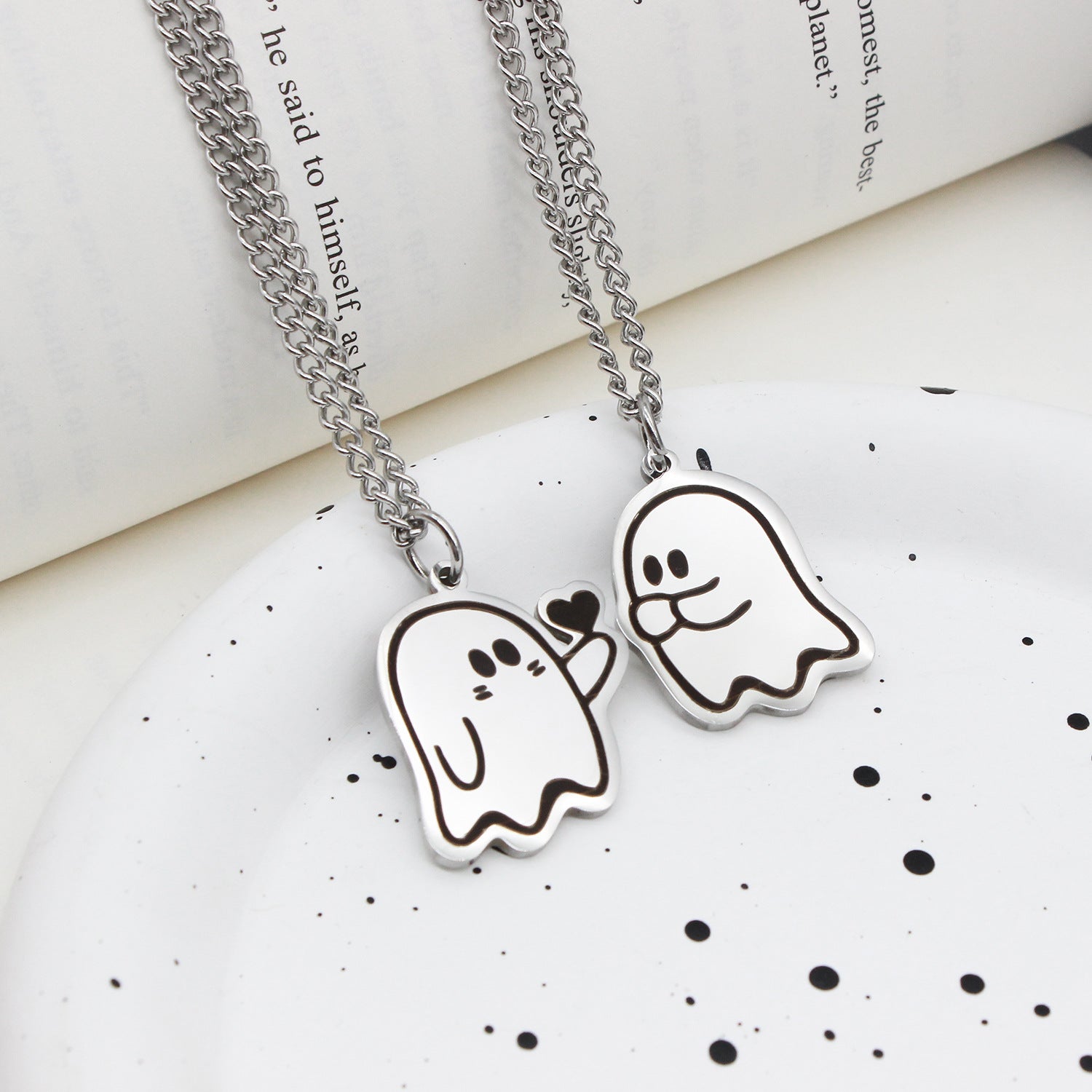 Cute Love Ghost Necklace – Χαριτωμένο Κολιέ Φαντασματάκι για Ζευγάρια & Φίλους